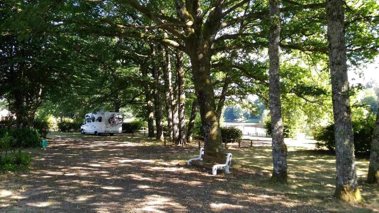 Camping De Ladignac Le Long Bel Air エクステリア 写真