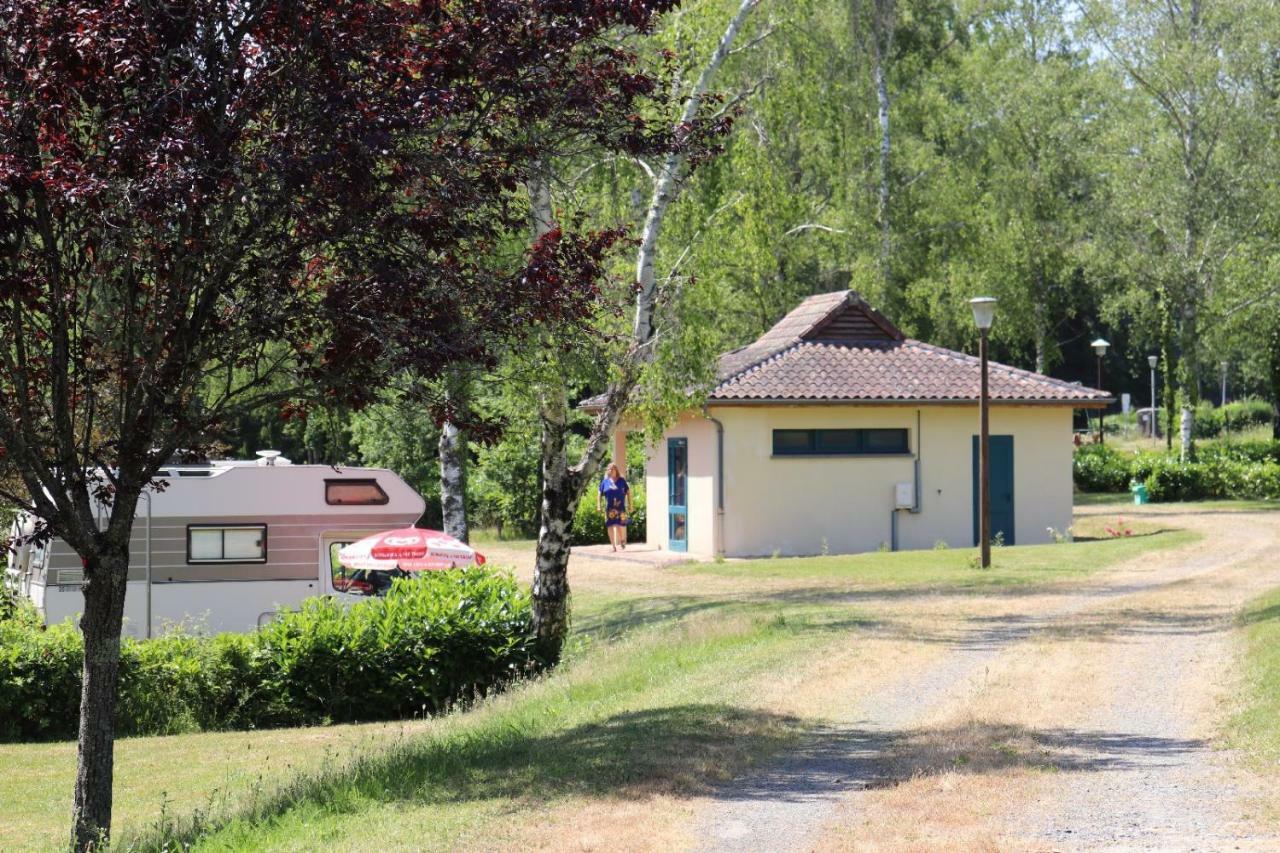 Camping De Ladignac Le Long Bel Air エクステリア 写真